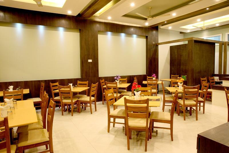 Hotel Sham Suman Kolhapur Exterior foto