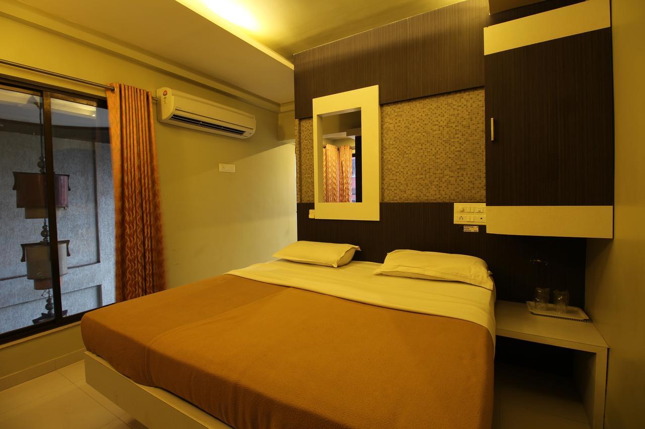 Hotel Sham Suman Kolhapur Exterior foto