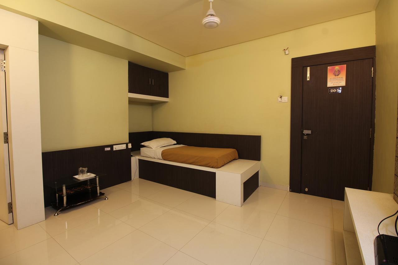 Hotel Sham Suman Kolhapur Exterior foto