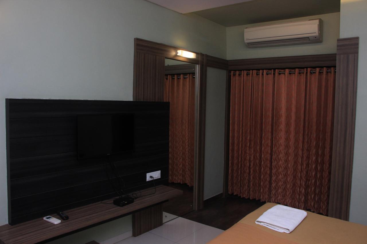 Hotel Sham Suman Kolhapur Exterior foto